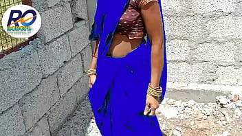 Village Shahar Me Saree Uthake Gand Dikhai free video