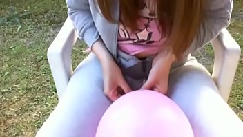 Palloncini Fetish Gonfio In Giardino E Ti Faccio Eccitare Come Un Porco free video