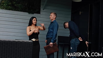 Mariskax Mariska Gets Tag Teamed By Two Guys Outside free video