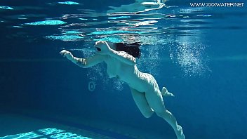 Russian Sheril Teen Submerged Underwater free video